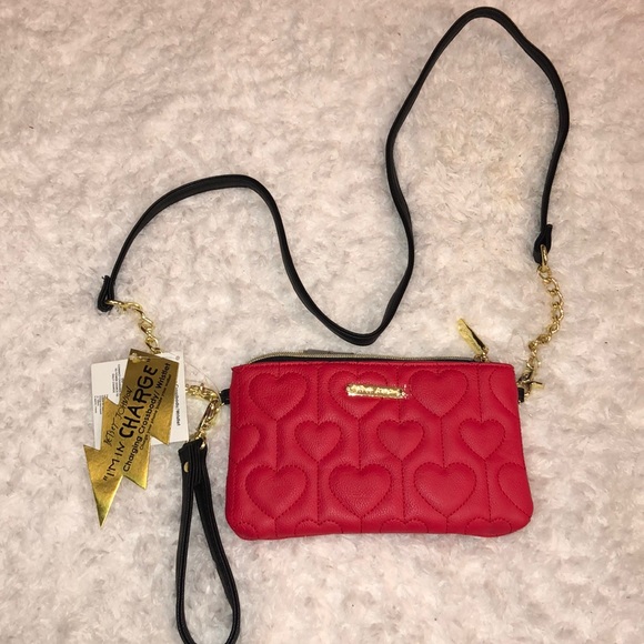 Betsey Johnson Handbags - 🔥Brand New 🔥Betsey Johnson Crossbody Bag w charger